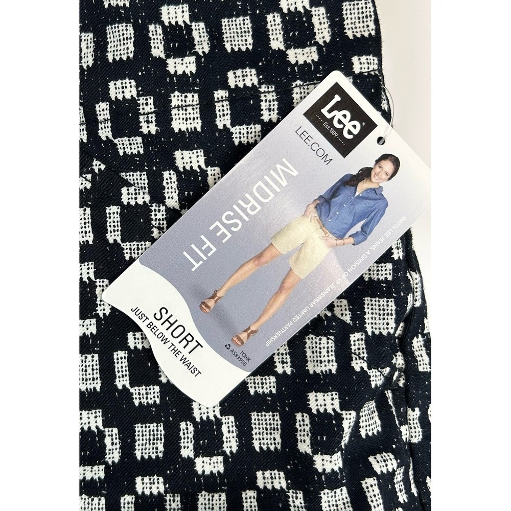 NWT LEE‎ Women's 10 Med Black & White TEXTURED Geometric Midrise Fit Shorts - Picture 3 of 8